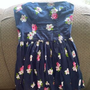 Juniors Dress Size Medium